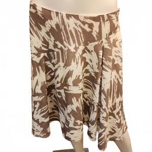 Vince Camuto White & Tan Flowy Knee Length Skirt women's size 6 Floral